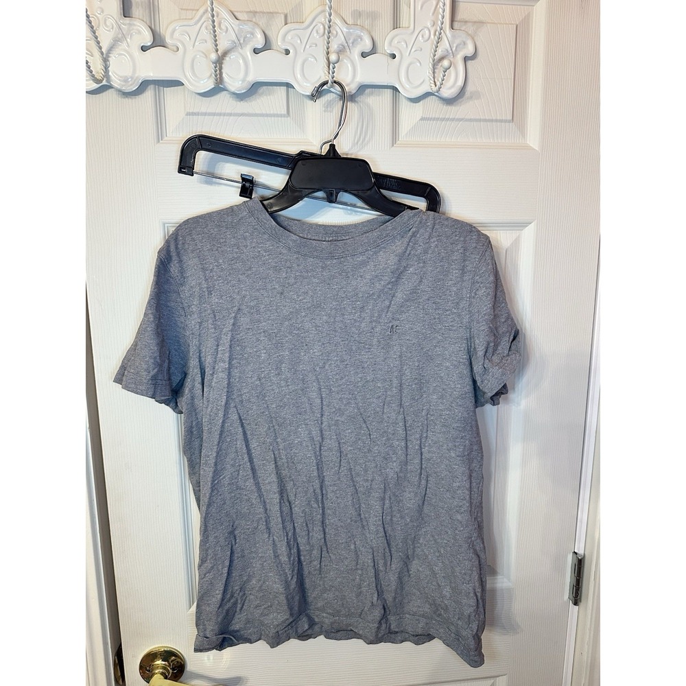 American Eagle Men's Gray T-Shirt Size Medium